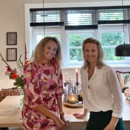 Afleveringplaatje van Thuiskomen met de bevlogen Wendy Verhaegh