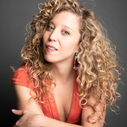 Afleveringplaatje van love isn't blind Allison Goldberg