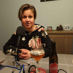 Afleveringplaatje van 1. Anna Lauryssen, een prachtvrouw uit Polen