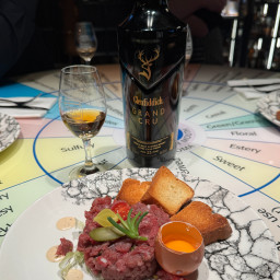 Afleveringplaatje van Drop or Dram de whisky podcast: Glenfiddich van benchmark single malt tot heel speciaal