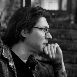 Afleveringplaatje van #83 Tussen Rook en Snaren