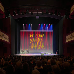 Afleveringplaatje van De liedjes uit het Feest van De Eeuw, of How Musicals Work