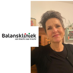 Afleveringplaatje van #186 – Ellis Tolsma over De Huiskamer: systeemtherapie met oog voor verbinding en hechting