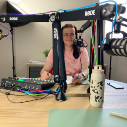 Afleveringplaatje van Wie zijn Veerle en Skye, de gastvrouwen van Levenslijnen