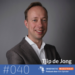 Afleveringplaatje van #040 Tjip de Jong, auteur -  Waarom het tijd is om anders te denken: een andere visie op groei en werk