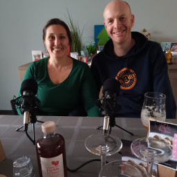 Afleveringplaatje van 23. Plamy en Jef klinken op 2026 en praten over toekomen en leven in Vlaanderen