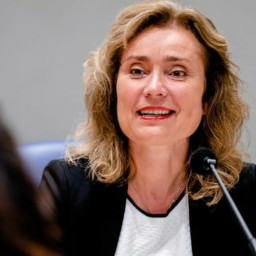 Afleveringplaatje van GeenStijl Daghap | 04-11-2022 - Politieke powerplay