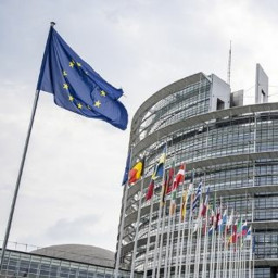 Afleveringplaatje van GeenStijl Daghap | 04-09-2022 - Lekker blijven pendelen joh!