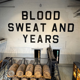 Afleveringplaatje van Drop or Dram de whisky podcast : Titanic distillers , History meets today part 1