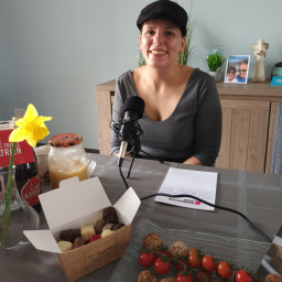 Afleveringplaatje van 29. Maxime Van Riel legt uit hoe voorvallen uit je jeugd lang met je meereizen