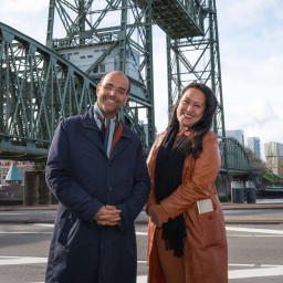 Afleveringplaatje van “Als zij niet willen luisteren, laten we naar elkaar luisteren en onszelf organiseren”