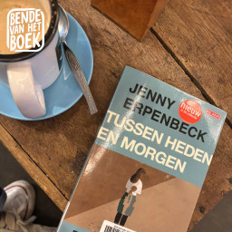 Afleveringplaatje van #161 De Bende werpt een blik op de wereld