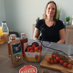 Afleveringplaatje van 33. Met Linda van Niel op zoek naar jezelf en naar balans
