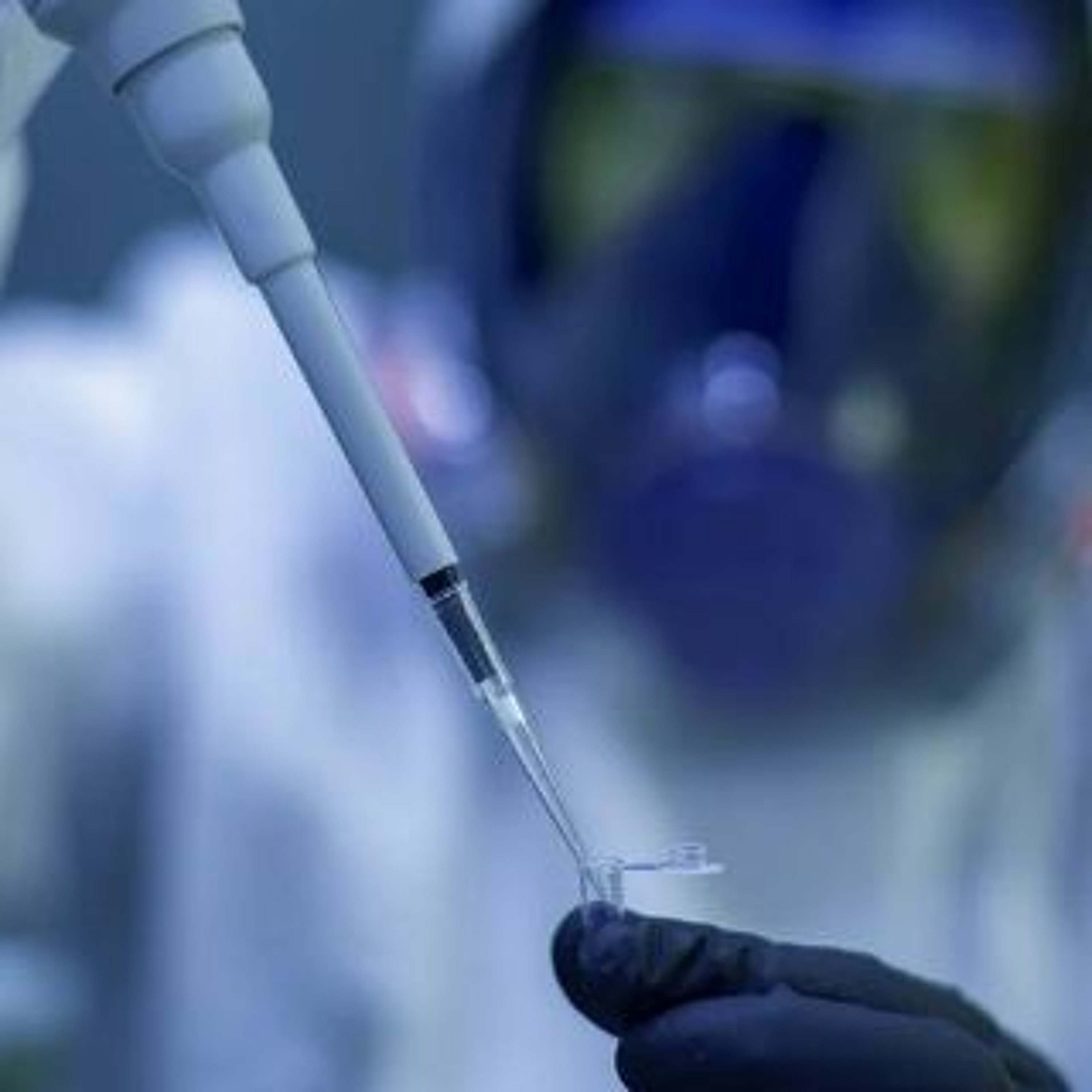 Afleveringplaatje van NieuwNieuws van de dag | Tweede Kerstdag - Zie ginds komt de colonne met vaccins aan