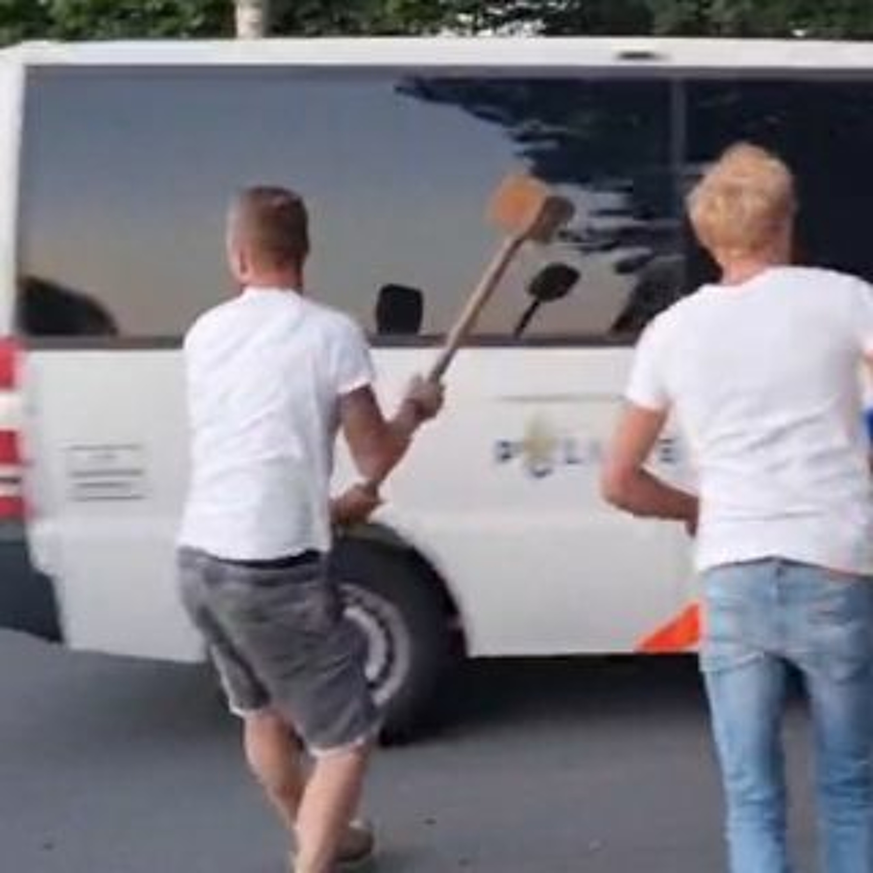 Afleveringplaatje van GeenStijl Daghap | 29-06-2022 - Spoeddebat!